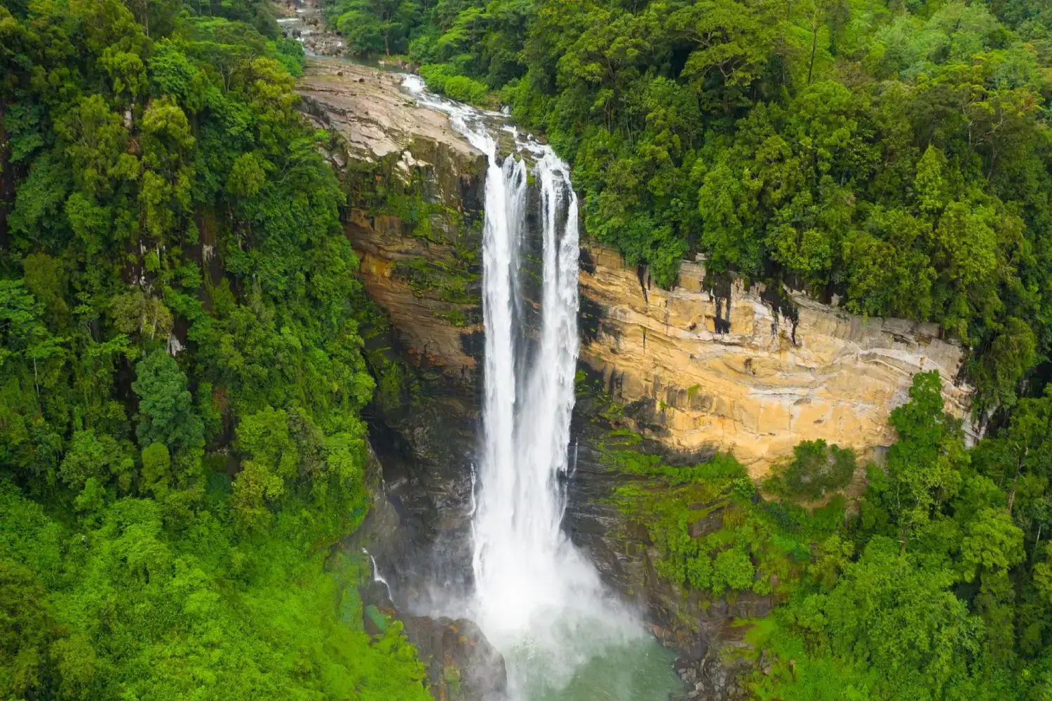 srilanka waterfall